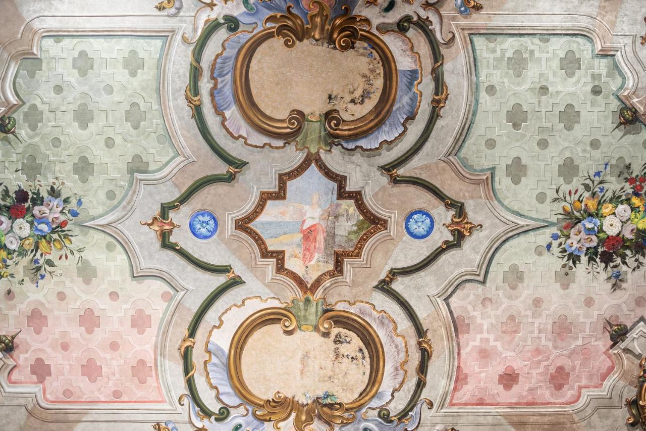 Апартаменты Palazzo Mia By Icasamia It Castello Cabiaglio Экстерьер фото